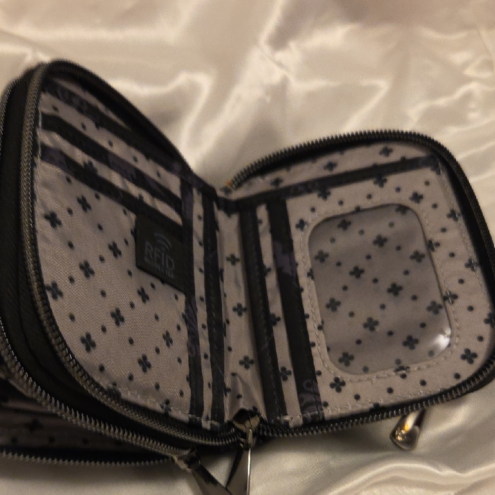 lug Quilted Black Zip-Around Wallet with Subtle Gray Motif - Picture 3 of 6